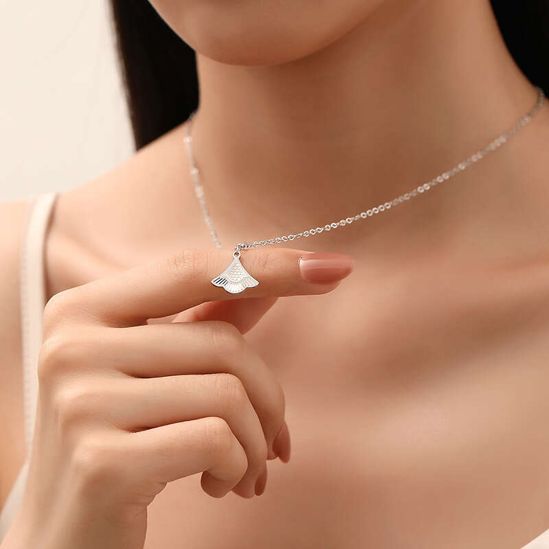 Sparkling Fan-shaped Necklace Jewelry Women Ins Niche Light Luxury Korean Style Commuter Collarbone Chain