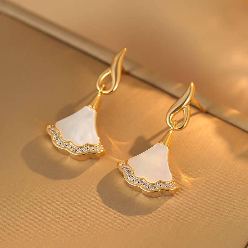 New Style Natural Mother-of-pearl For Women High-end Elegant Silver Stud Earrings Light Luxury Earrings