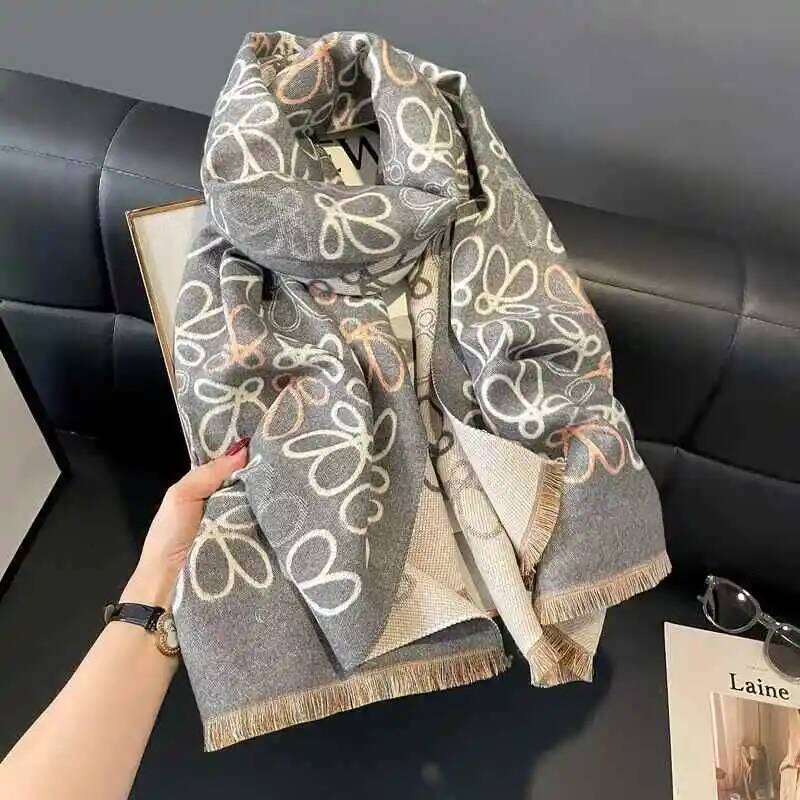 Retro High-End Women's Long Scarf Shawl Imitating Cashmere Geometric Lines Fashionable Warm Soft Autumn Winter Accessory XJ260304