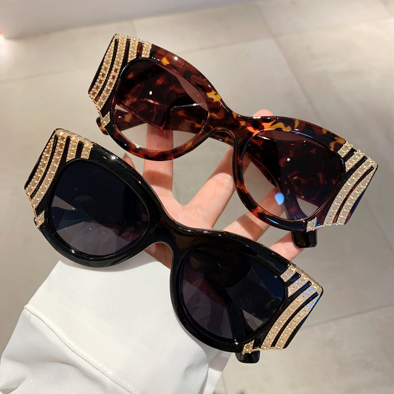 2026 New Designer Luxury Brand Casual Style Metal Personalized Decoration Retro Fashion Sunglasses European And American New Outdoor Sunscreen Sunglas