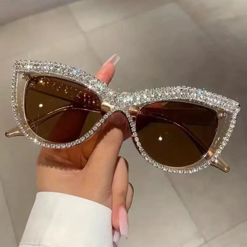 2026 New Designer Luxury Brand Handmade Cat Eye Diamond Inlaid New Non Prescription Glasses Fashion Glasses Frame Personalized Sunglasses Photo Concav