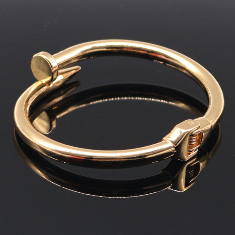 Bracelet Designer Luxury jewelry bangle for women Copper plated 18K gold Dia Studded Open Bracelets High End Fashion Personality Design Holiday gifts 