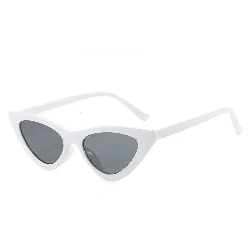 European and American Style Cat-eye Fashion Simple Photo with Small Frame Sunglasses Triangle Glasses Z260305