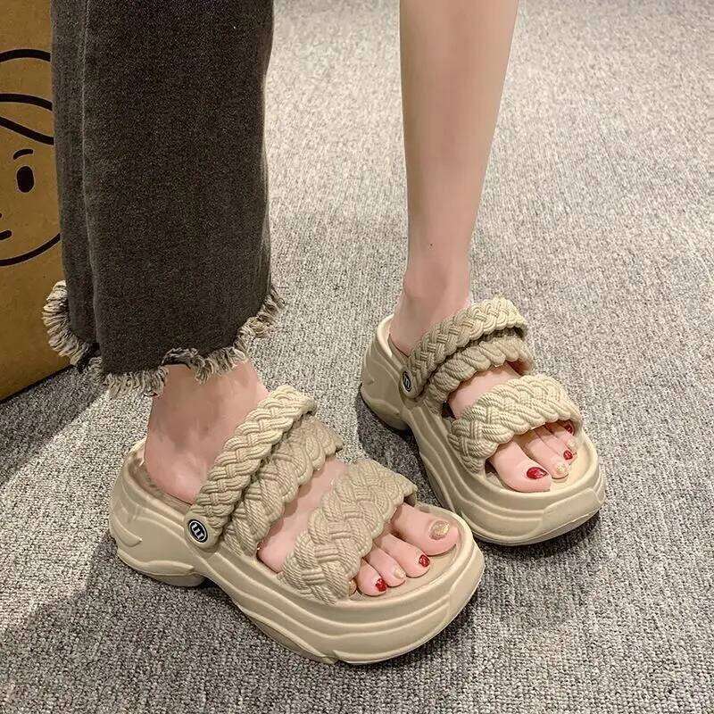 2026 New Summer Platform Shoes Woman Leisure Sandals Thick Sole Soft EVA Female Home Street Slippers Girls Student Beach Sandal