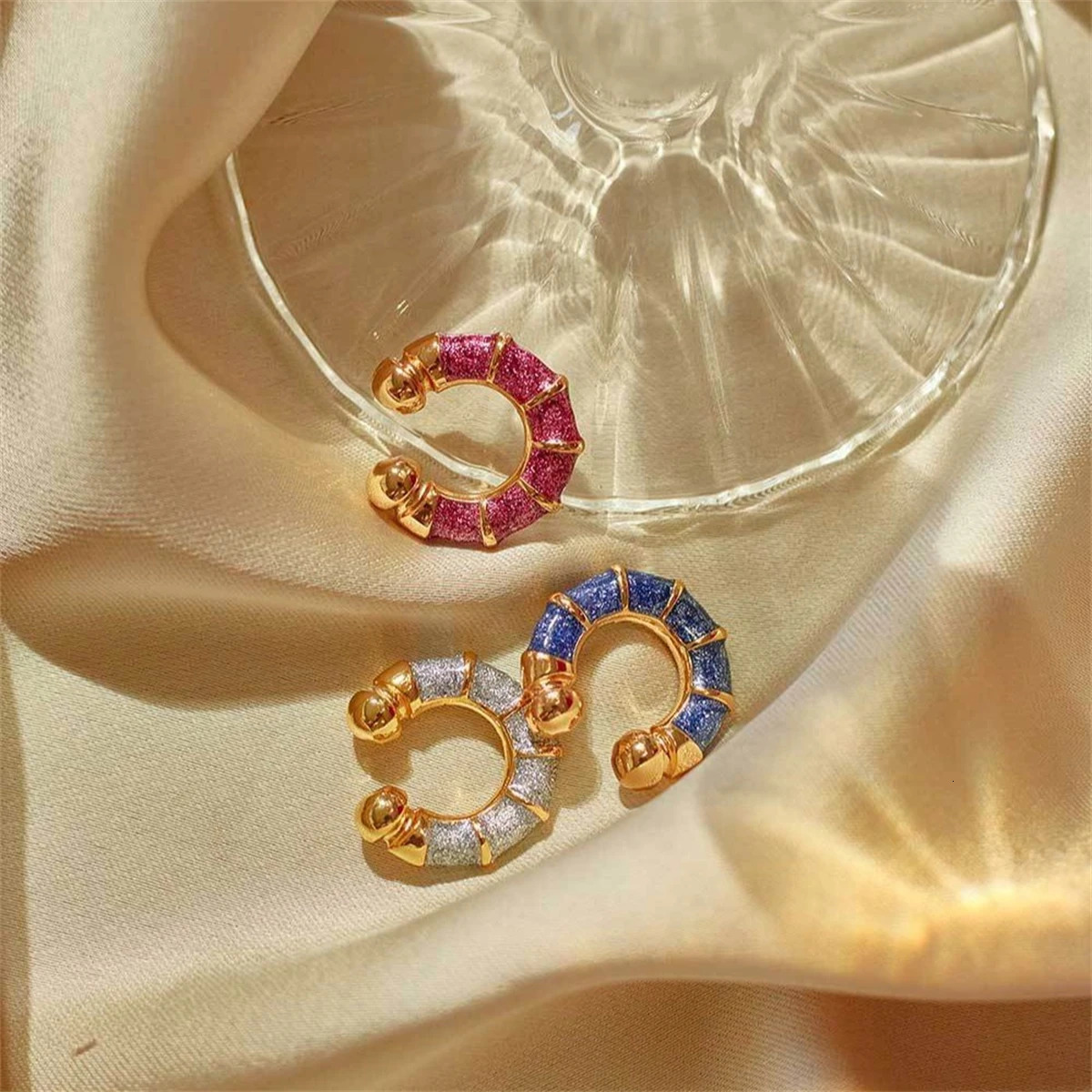 Circular earrings with dopamine fine glitter earrings for women high-end fashion gold-plated and color preserving 260303