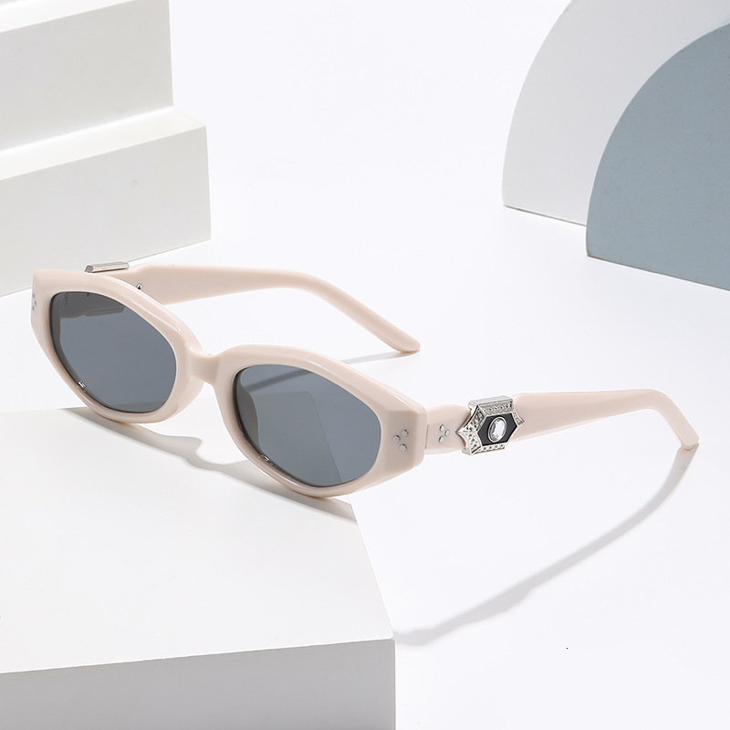 2026 New Designer Luxury Brand Jewelry Series Cat Eye Frame Sunglasses Fashion Multi Purpose Outdoor Sports Korean Sunscreen Light Luxury Sunglasses