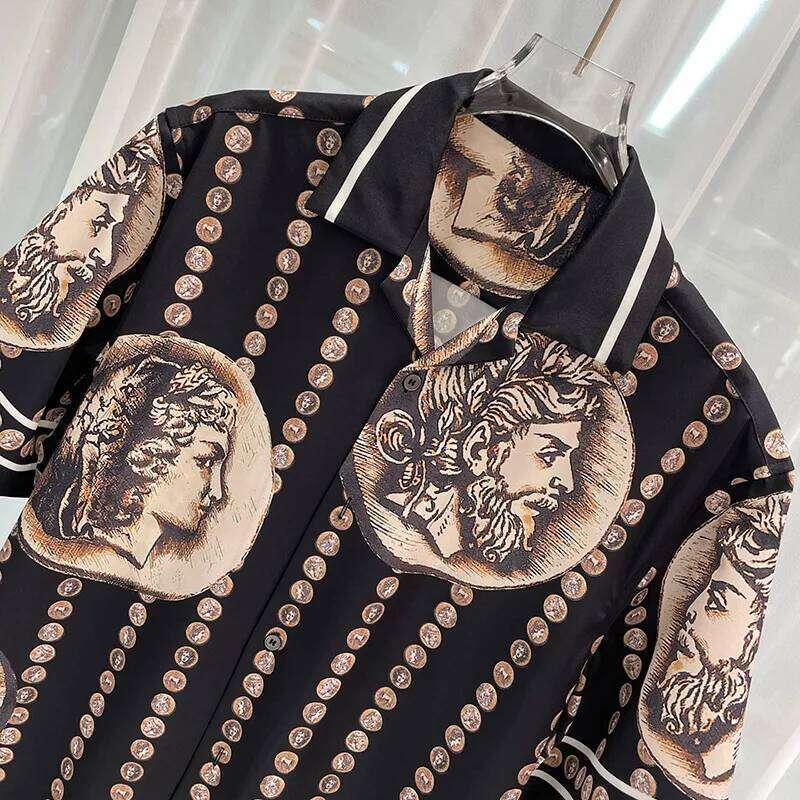 Luxury Vintage Men Short Sleeve Casual Royal Pattern Character Ditital Printing Social Party Shirts Chemise Homme De Luxe