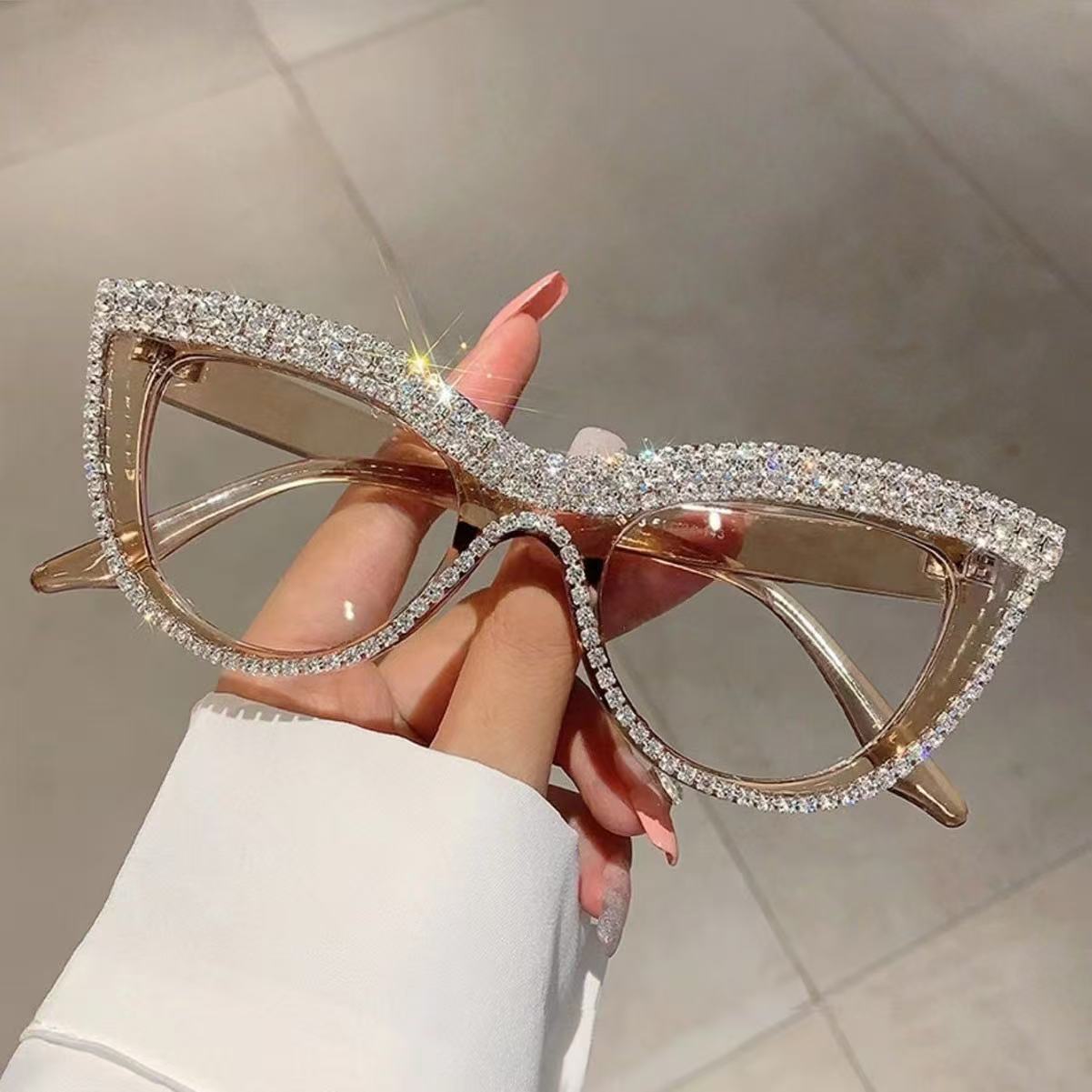 2026 New Designer Luxury Brand Handmade Cat Eye Diamond Inlaid New Non Prescription Glasses Fashion Glasses Frame Personalized Sunglasses Photo Concav