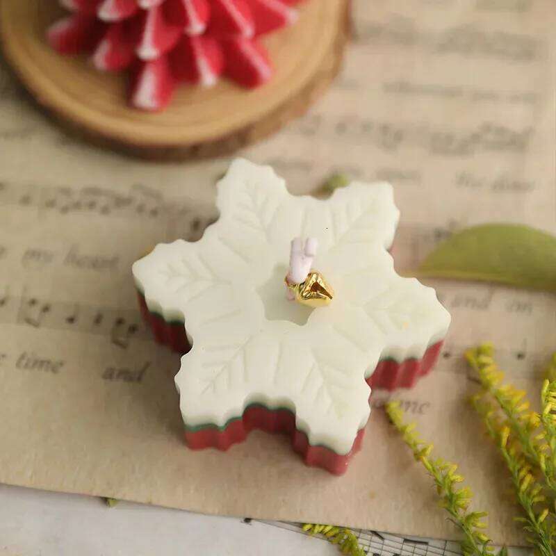 Candles for Aromatherapy: Handmade Snowflake Shape, Creative Small Gifts and Christmas Decoration W260304 W260305