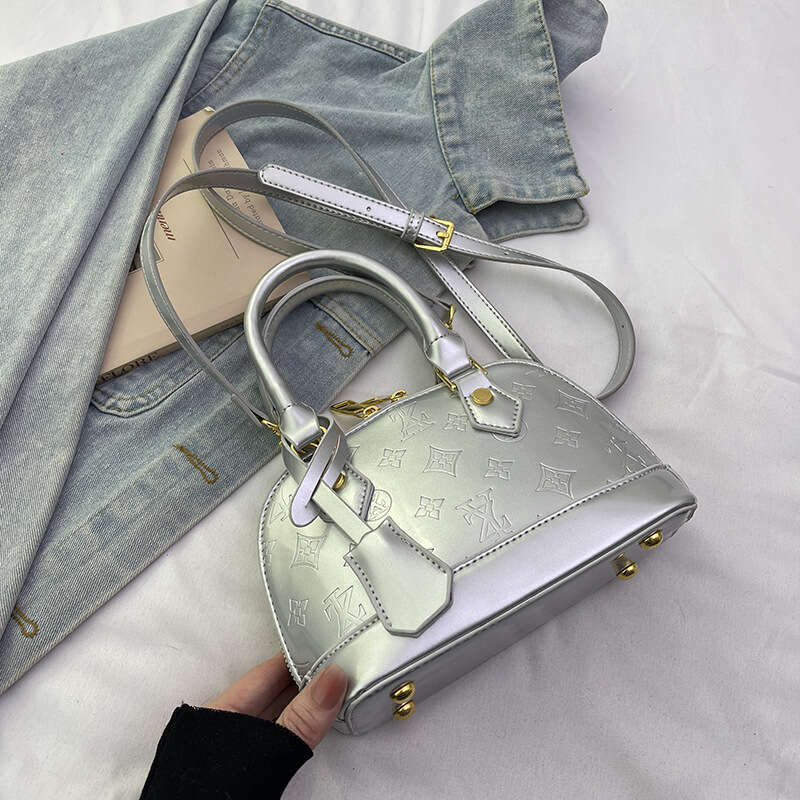 Women 2026 Colour Super Hot Wholesale Shell Trendy Light Luxury High End Fashionable Design Single Shoulder Crossbody Bag For Women