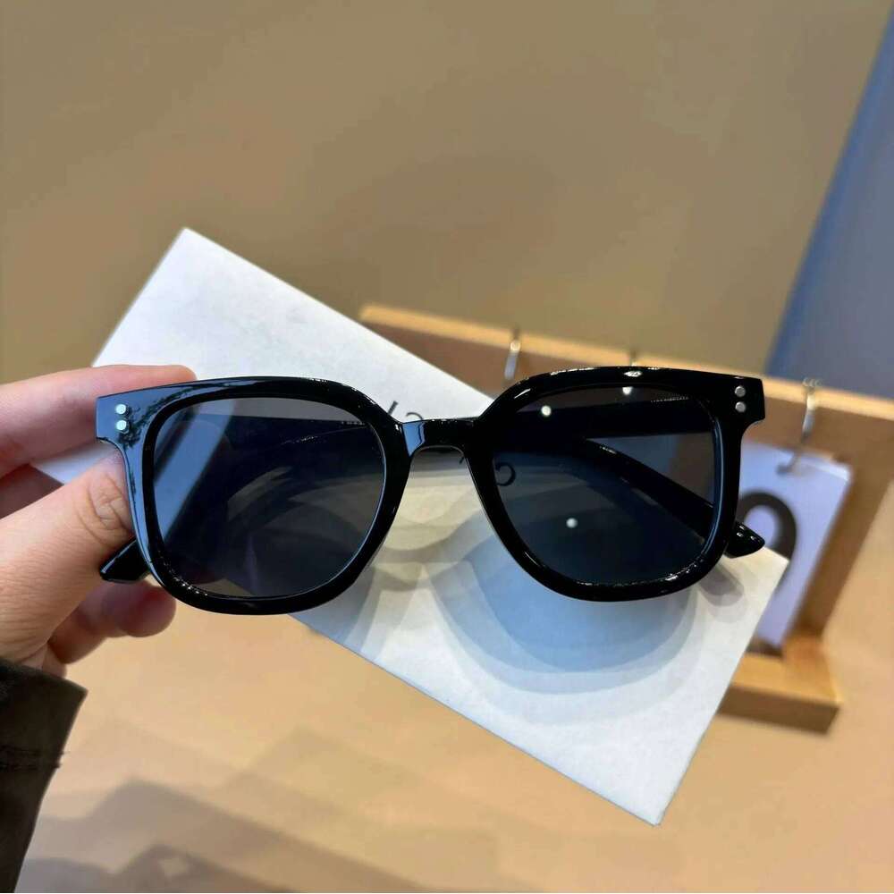 New Cool Small Frame Square Children's Sunglasses Cute Baby Outdoor Sunshade Glasses Kids Summer UV Protection Shades Eyewear Z260305