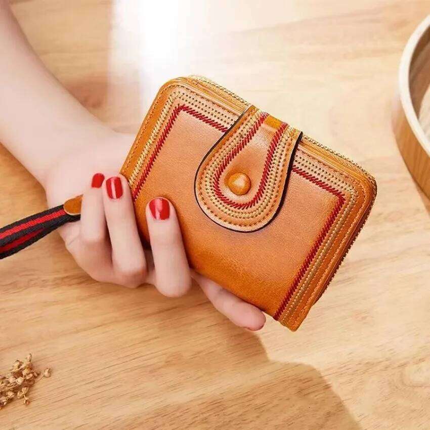1 Pcs Retro Oil Wax Skin European and American Multi Slot Organ Card Bag Zipper Short Women's Wallet Baellery Carteira Masculina C260304