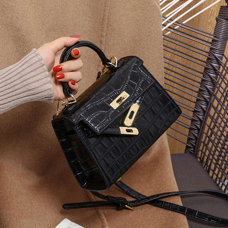 Luxury Shoulder Bags Totes Hobo New Fashion Crossbody Underarm Mini Light Handheld Small Square Bag Versatile Genuine Leather Women S SENYY