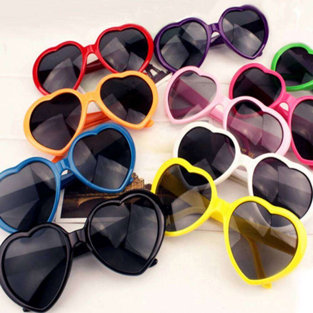 Lovatfirs 8 Pack Heart Sunglasses for Party Travel Women Men A total of 16 colors are available Z260304