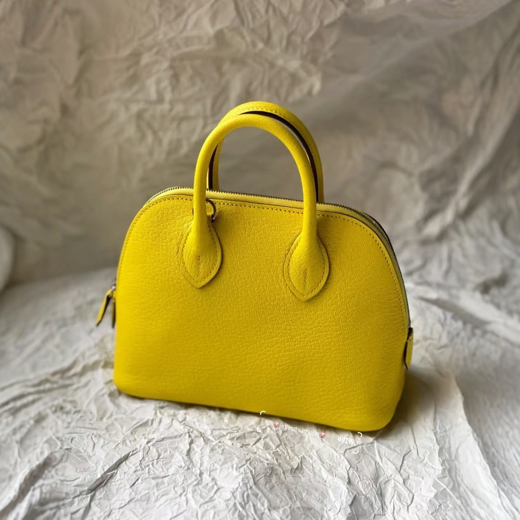 2026 Women's Yellow Handbag, High-end Bowling Bag, Fashionable Light Luxury Crossbody Luxury Handbag Bag, Shell Bag Wholesale