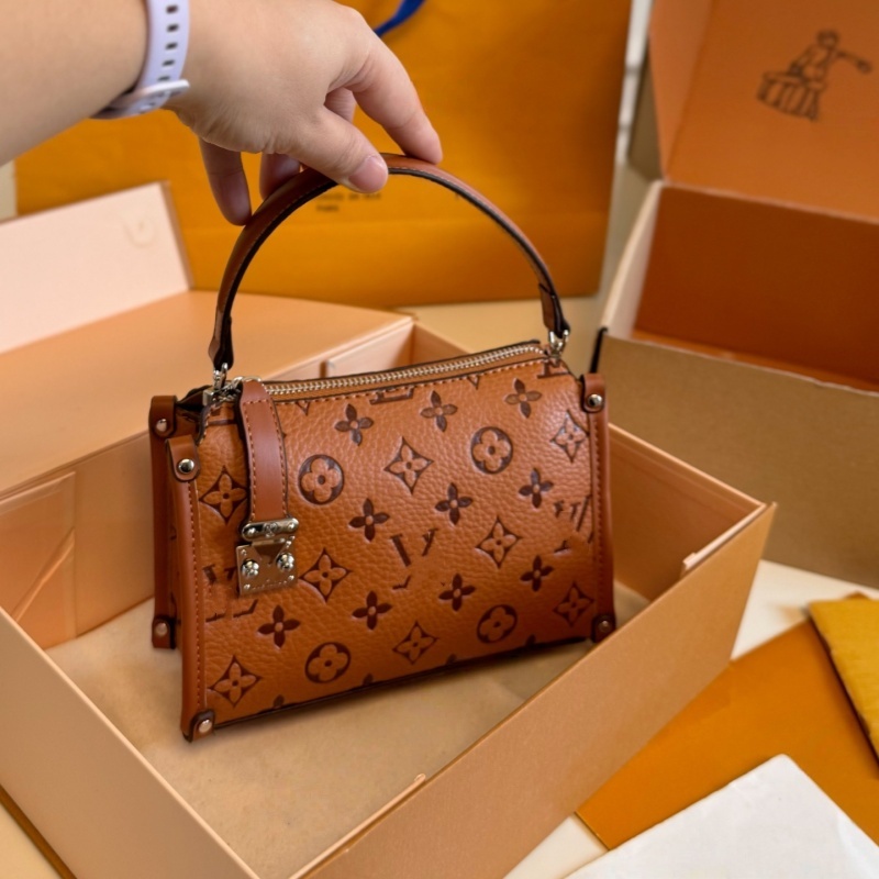 New Leather Handbag Designer Purses Luxury Emboss Crossbody Bag Fashion Soft Side Trunk Women Retro High Quality Shoulder Bags