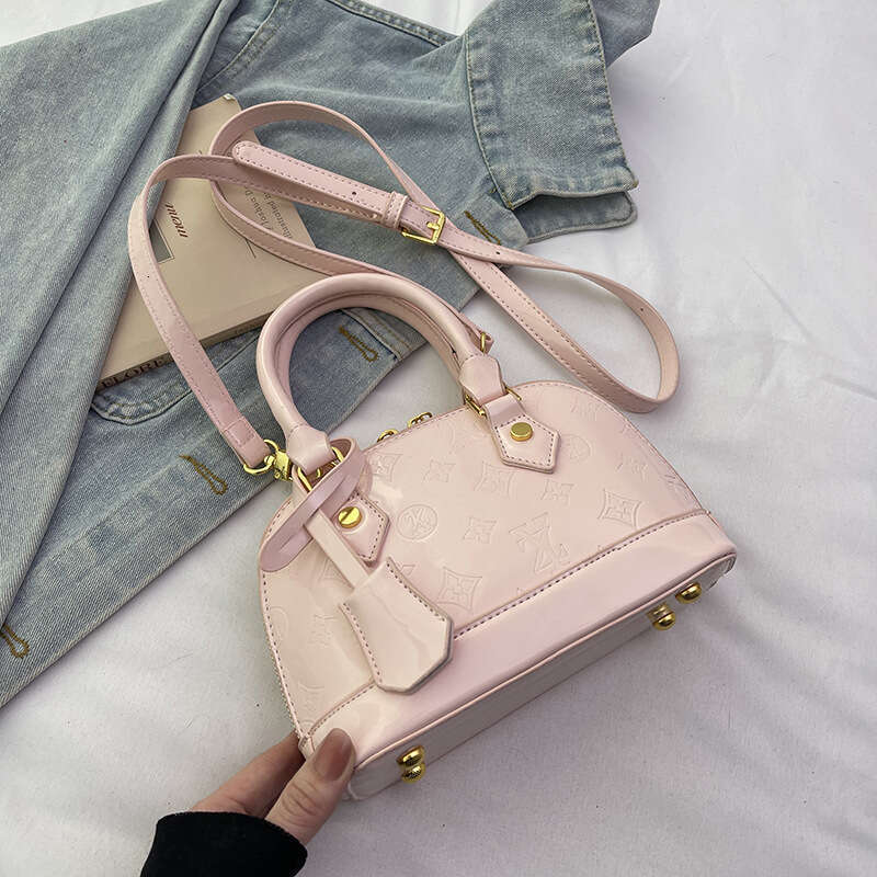 Women 2026 Colour Super Hot Wholesale Shell Trendy Light Luxury High End Fashionable Design Single Shoulder Crossbody Bag For Women