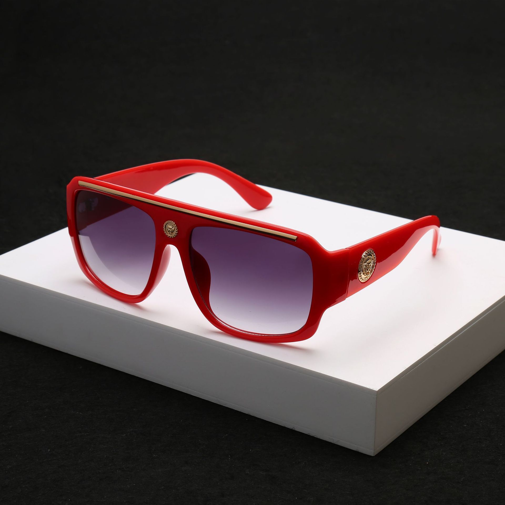 2026 New Designer Luxury Brand Retro Cat Eye Sunglasses European And American Style Wide Leg Sunglasses Outdoor Sports Couple Sunglasses