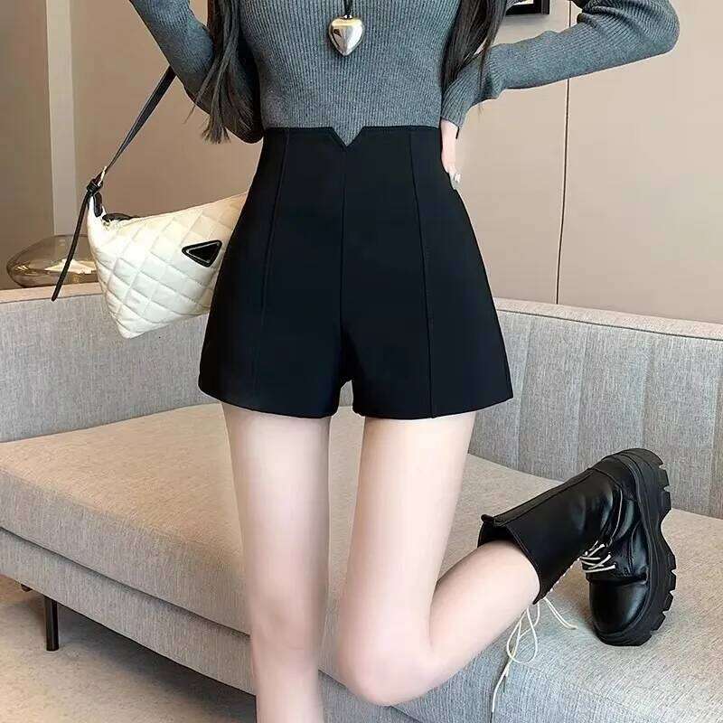 Woolen shorts women's high waisted hot as a base versatile boots for autumn and winter 2025 new casual black pants f XJ260305