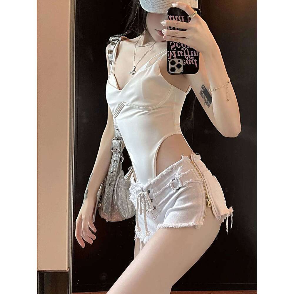 651 New Summer Europe and America Fashion Sexy Hottie Low Waist Ripped Ladies Denim Shorts Zip Up Lace-Up Hot Pants Jeans XJ260305