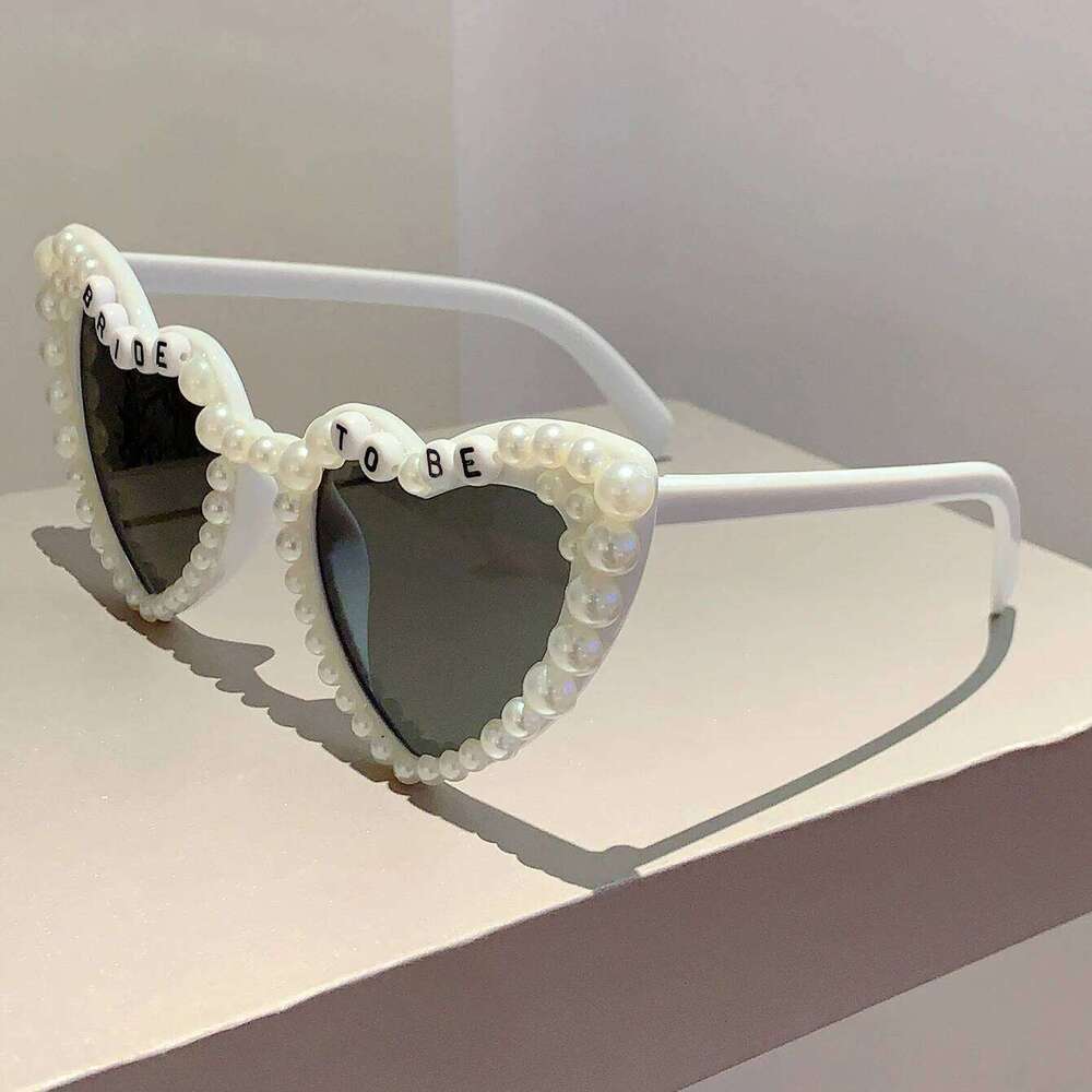 KAMMPT Heart Shaped Sunglasses with Pearls Women 2024 New in Stylish Vintage Shades for Wedding Trendy Cute Party Sun Glasses Z260305