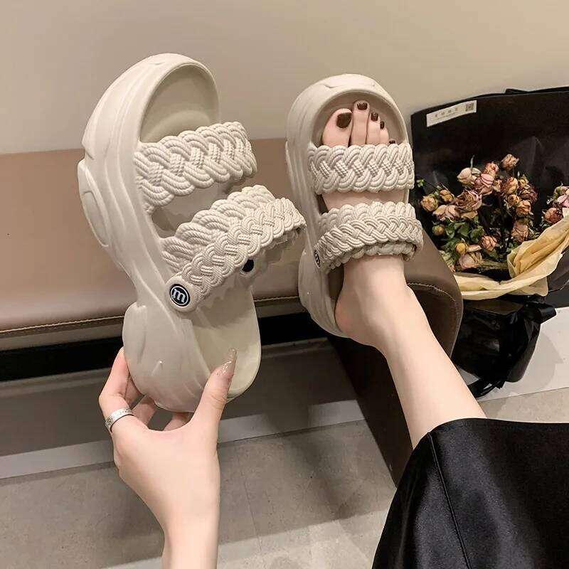 2026 New Summer Platform Shoes Woman Leisure Sandals Thick Sole Soft EVA Female Home Street Slippers Girls Student Beach Sandal