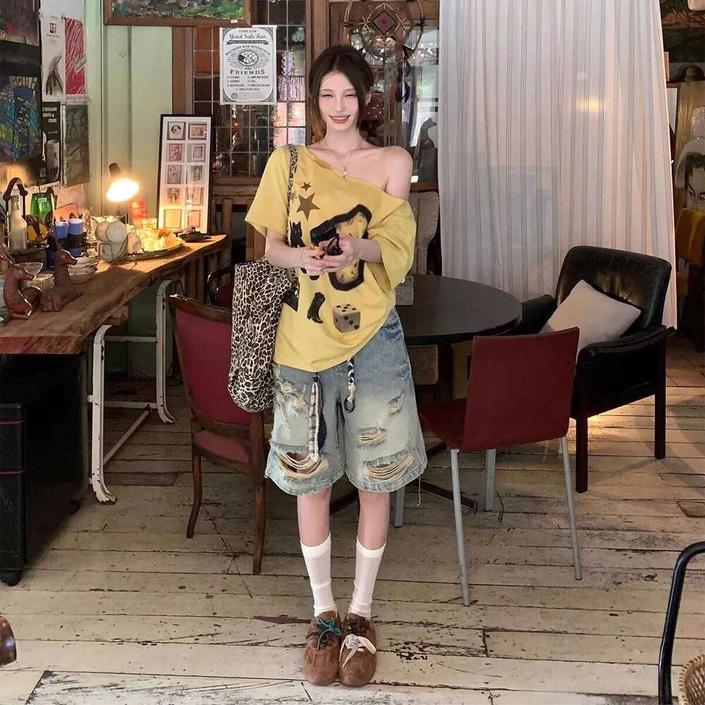 2025 Autumn American Vintage Washed Distressed Denim Shorts New Women's Wide-leg Straight Knee Length Pants Casual Streetwear XJ260305