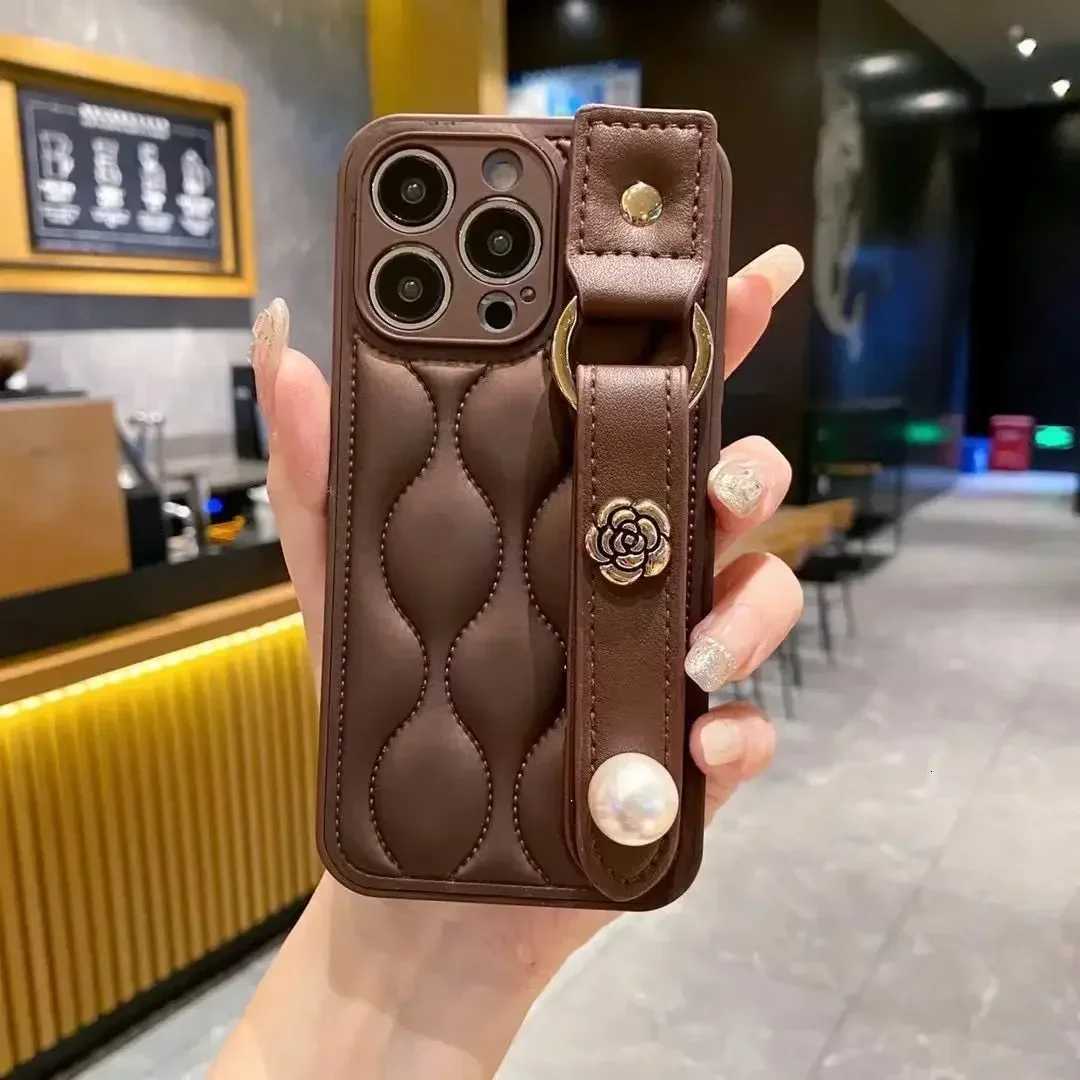 Luxury Quilted Phone Case with Camellia Pearl Wrist Strap For iPhone 15 14 Pro Max 13 Pro 12 11 | Full Protection CoverT260305
