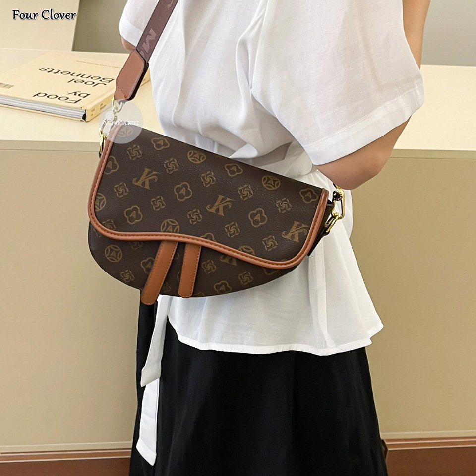 New luxury handbag, fashionable printed square bag, lightweight luxury saddle bag, vintage classic shoulder crossbody bag, high-end tote underarm bag,
