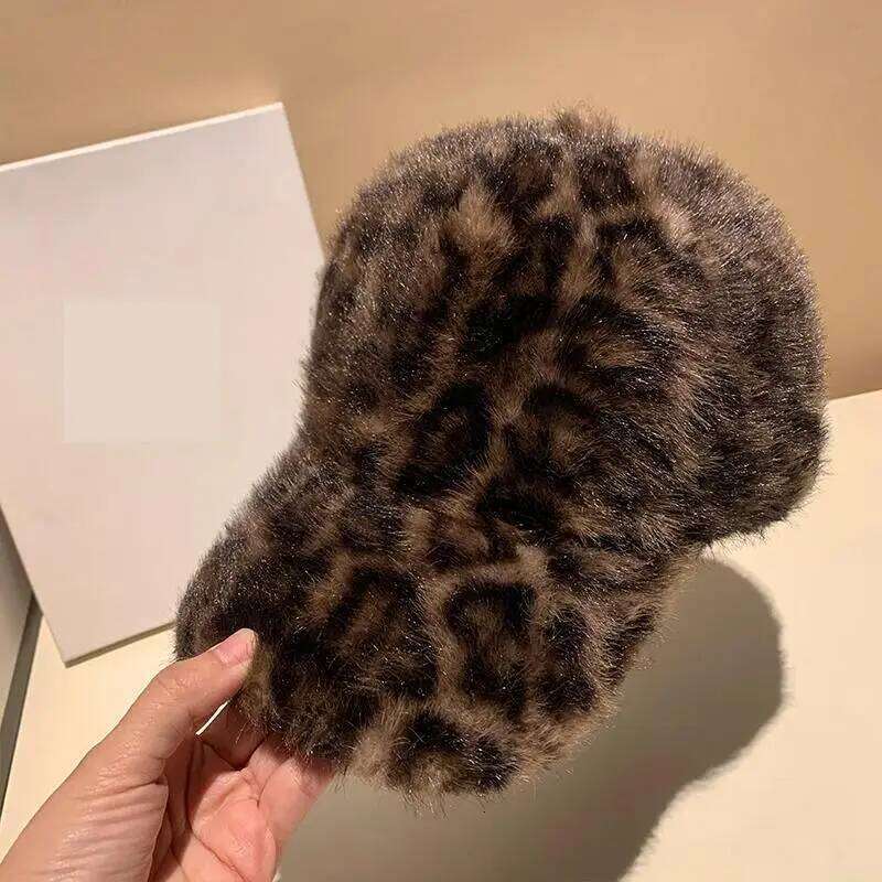 Leopard Baseball Cap Winter Hats For Plush Faux Fur Thickened Keep Warm Caps Women Outdoor Windproof Sunshade Vintage New Y260304