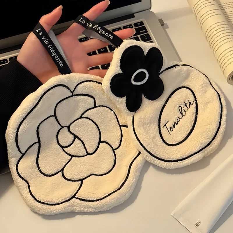 French Camellia Coral Fleece Hanging Hand Towel for Kitchen Bathroom Ideal Gift for FriendsT260305