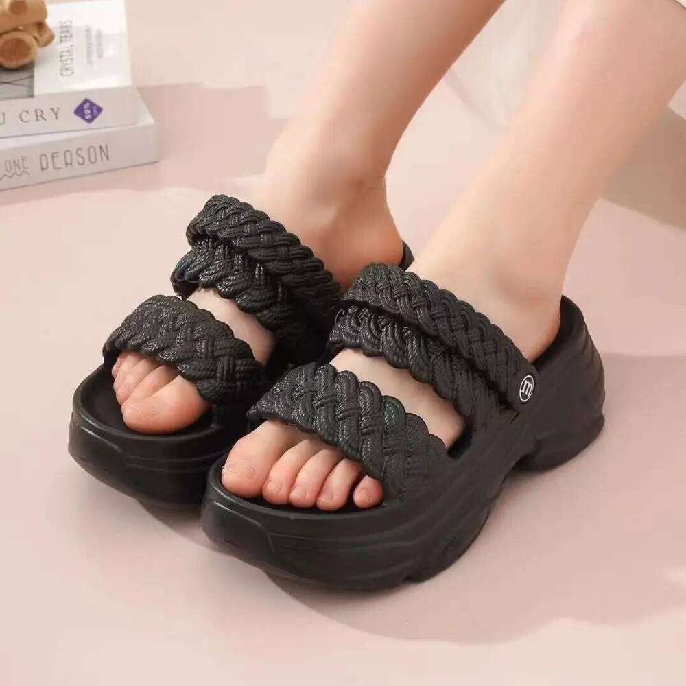 2026 New Summer Platform Shoes Woman Leisure Sandals Thick Sole Soft EVA Female Home Street Slippers Girls Student Beach Sandal