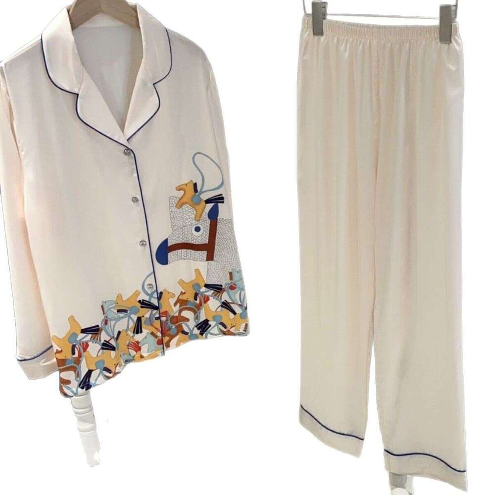 High-End Luxury Women's Pajamas Turn-Down Collar, Made Ice Silk, Featuring Sleeves Long Pants, Suitable For Spring Autumn, With A Youthful And Lu