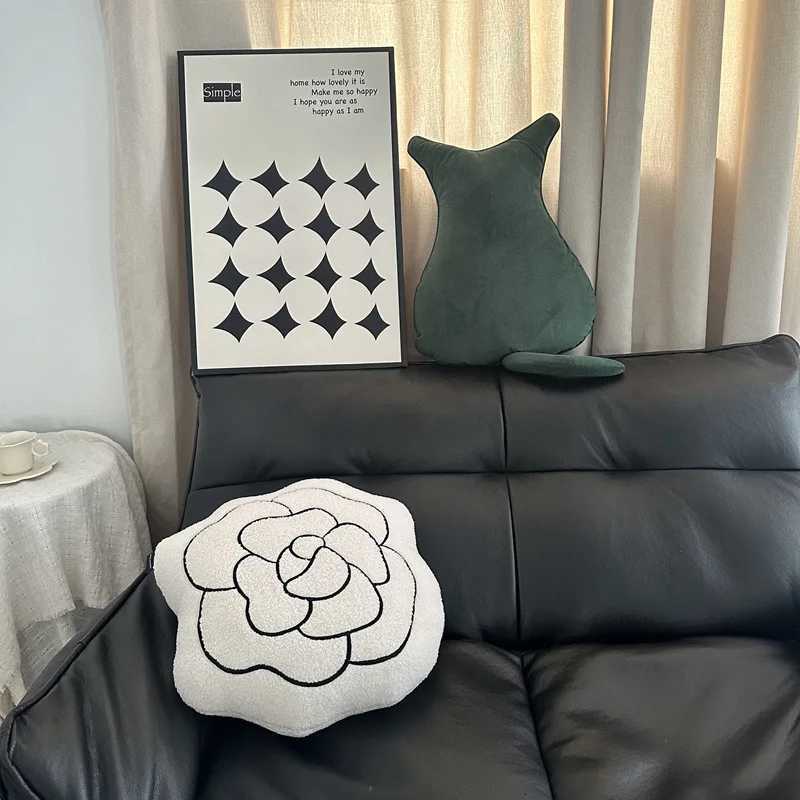 Black and White Camellia Pillow Cushion Sofa Bay Window Cream Home Decoration OrnamentsT260305