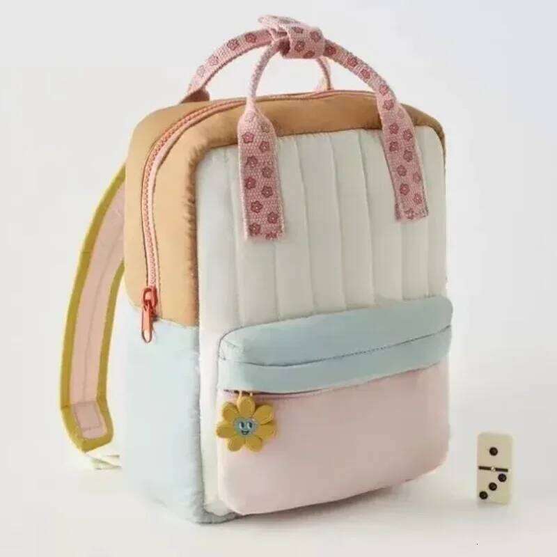 New Lightweight Backpack Shopping Children's Cute Sunflower Pendant with Colorful Small School Bag Z260304