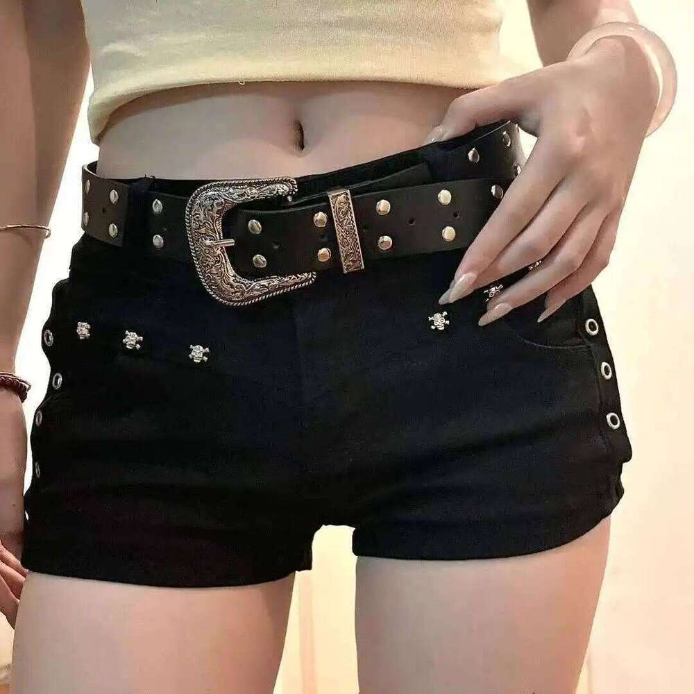 American Style Spicy Girl Dark Y2k Hugging Small Black Rivet Design Denim Super Shorts Low Waist Slimming Hot Pants XJ260305