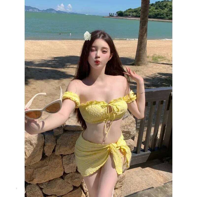 New Sexy Bikini Set Women's Off Shoulder Floral Print Bandeau Triangle Swimsuit 3-Piece for Beach Pool Party Sweet & Cute Y260303