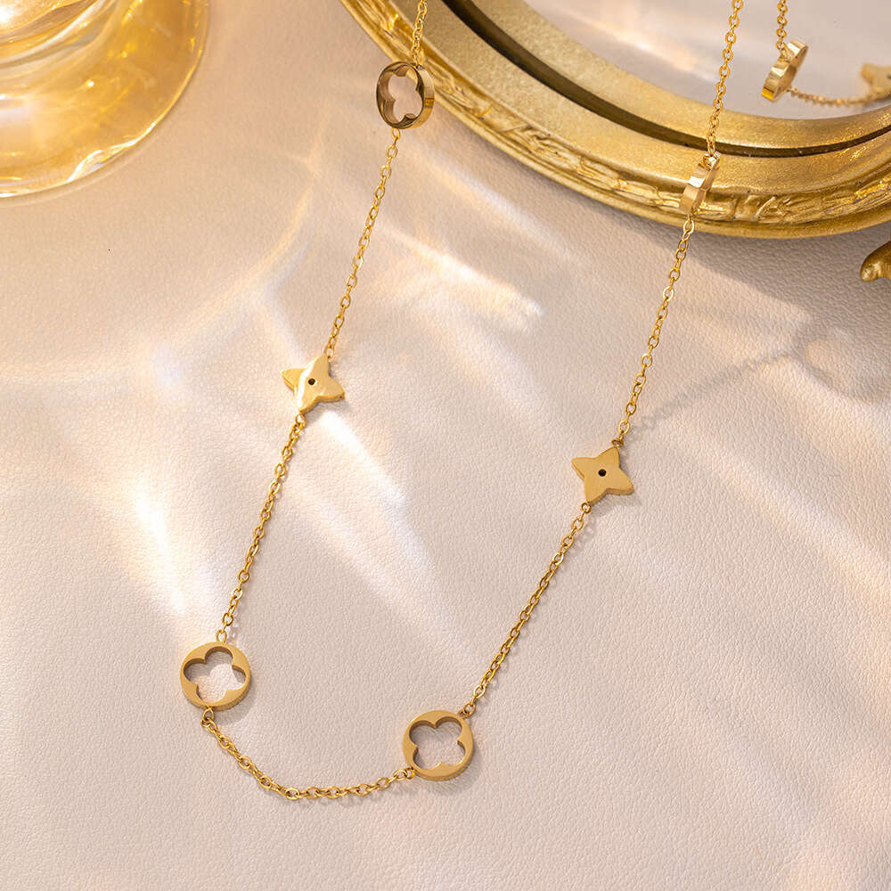 Openwork Four-Leaf Clover Necklace Designer Women's Jewelry Luxurious Minimalist Versatile Collar Chain The Perfect Holiday Gift for Her