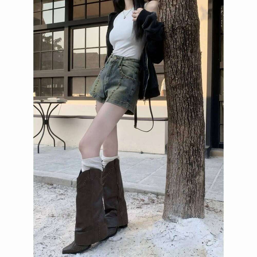 Sexy Riveted Denim Women's Summer 2025 New High Waist Loose Wide Leg Hot Pants Straight Jean Shorts XJ260305