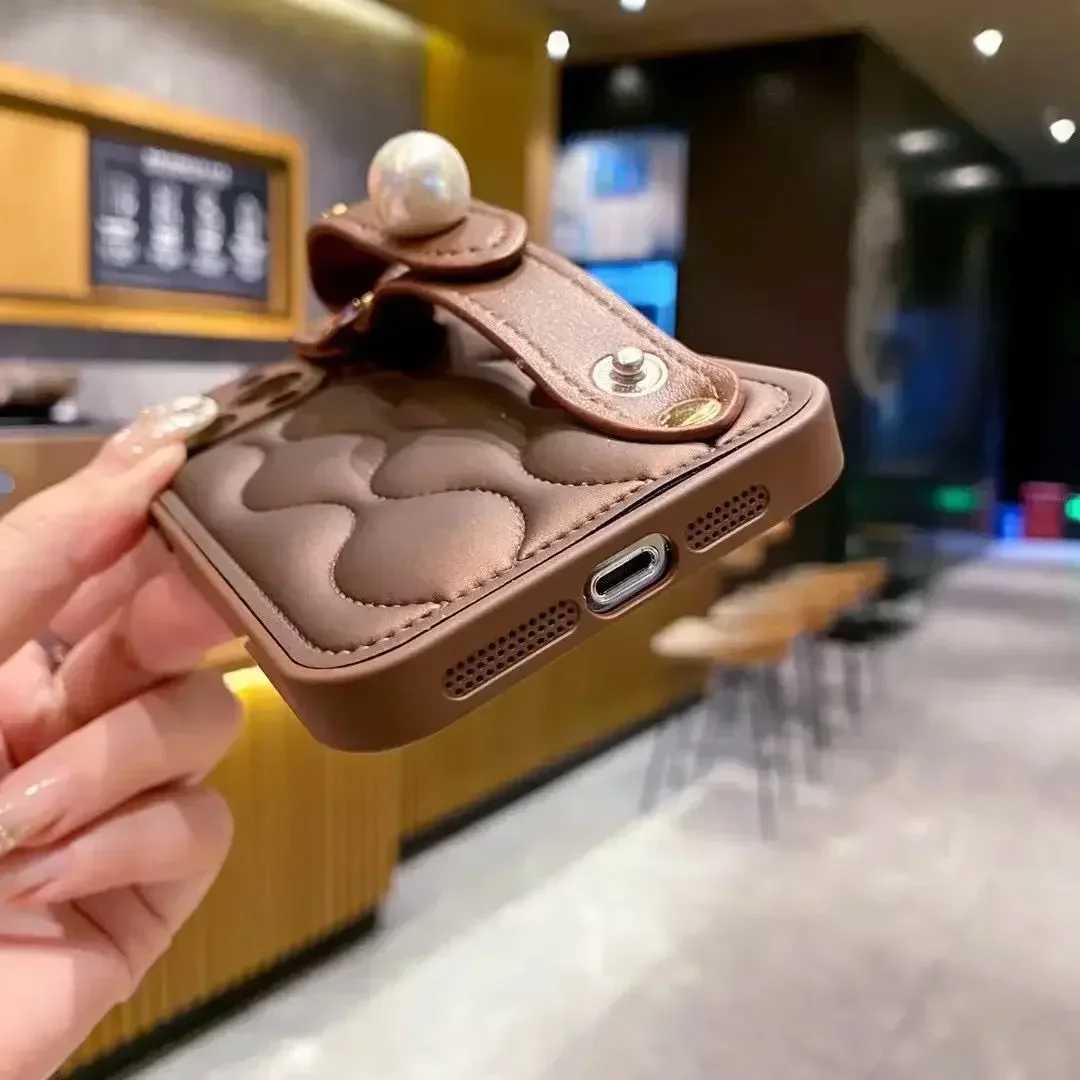 Luxury Quilted Phone Case with Camellia Pearl Wrist Strap For iPhone 15 14 Pro Max 13 Pro 12 11 | Full Protection CoverT260305