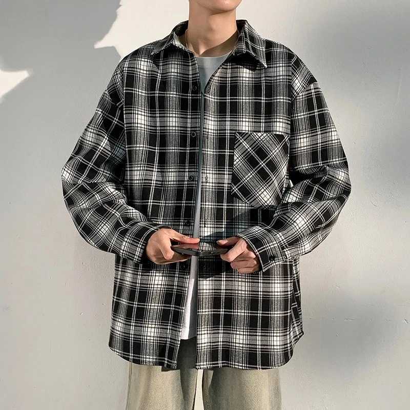 Vintage Mens Plaid Shirts Autumn Casual Trendy Lapel Shirt Korean Shirt Jacket Hong Kong Fashion Square Collar Shirt For Spring M260305