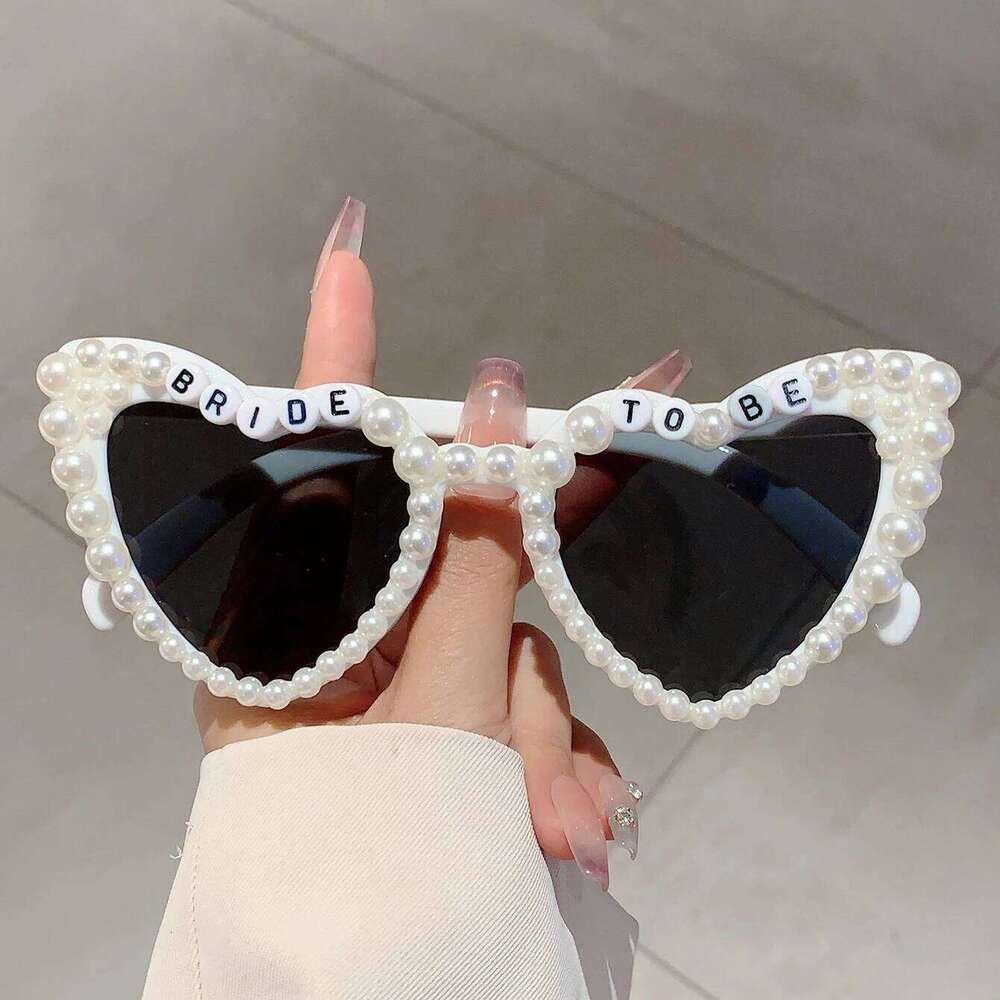 KAMMPT Heart Shaped Sunglasses with Pearls Women 2024 New in Stylish Vintage Shades for Wedding Trendy Cute Party Sun Glasses Z260305
