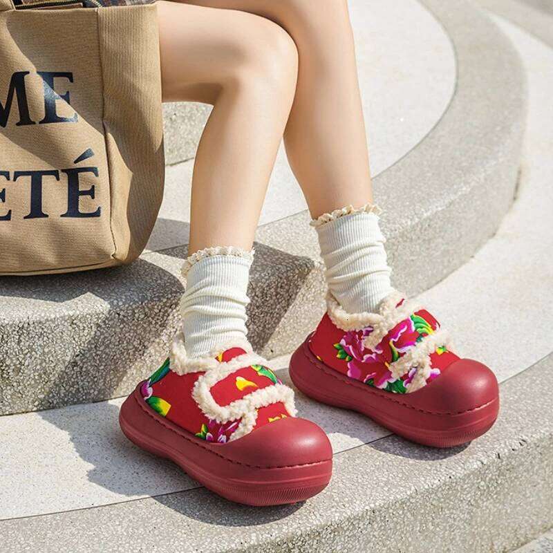 2025 New Chinese Flower Style Winter Warm Woman Indoor Street Slippers Soft EVA Waterproof Girls Home Floor Platform Shoes