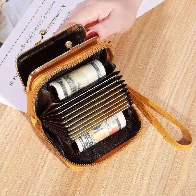 New Women's Wrist Strap Short Wax Oil Leather Zero Large Capacity Letter Multi Card Bag Wallet C260304