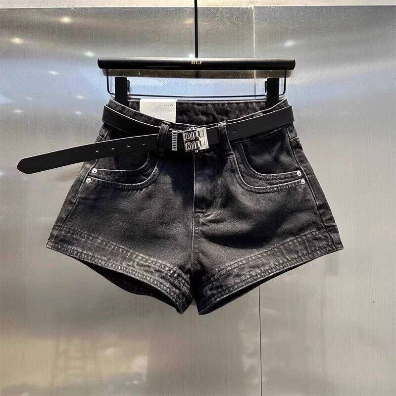 White Contracted HIGH Waist Shows Thin Denim Shorts Jean Female Summer New Style Fashionable Casual A Word Wide Leg Short Pants XJ260305