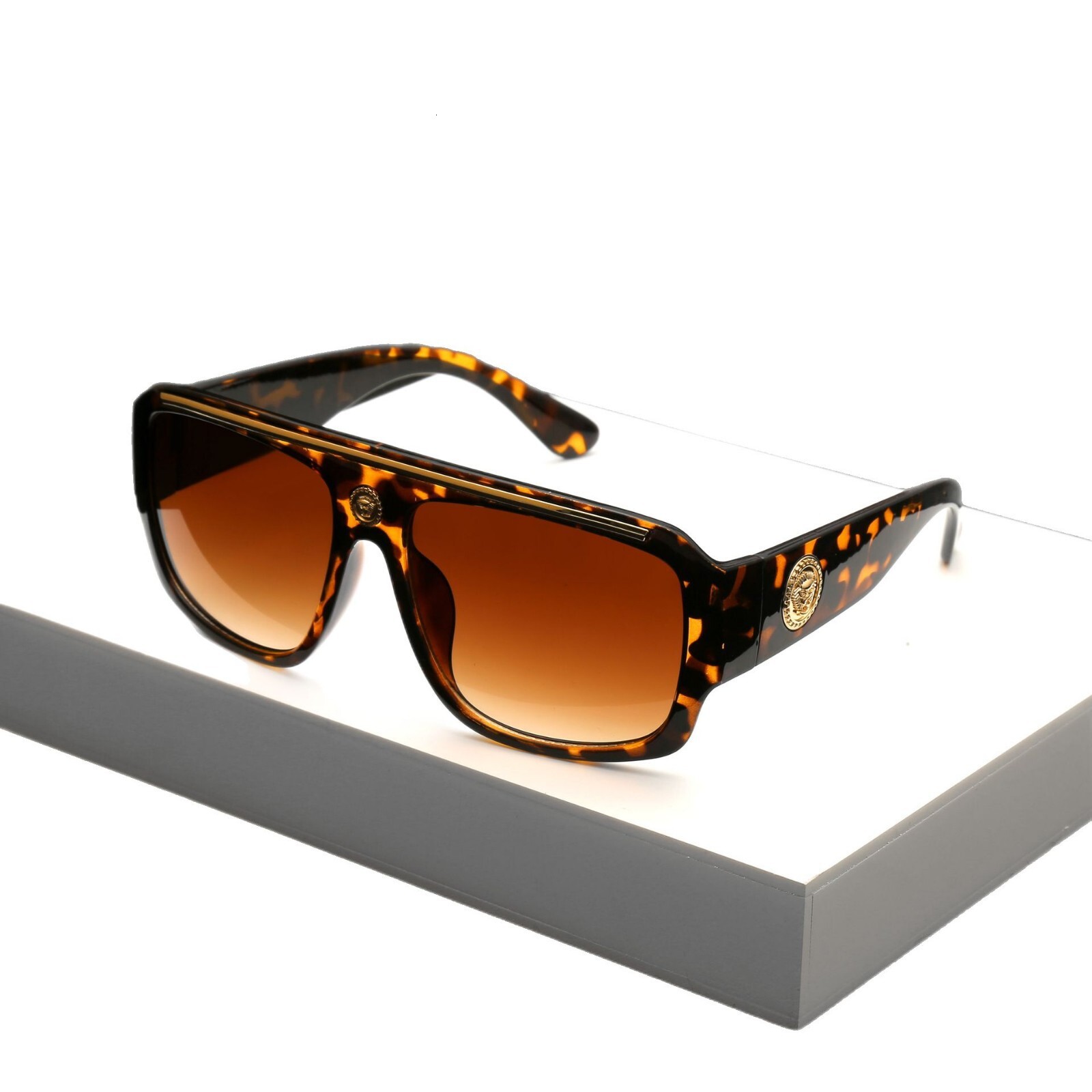 2026 New Designer Luxury Brand Retro Cat Eye Sunglasses European And American Style Wide Leg Sunglasses Outdoor Sports Couple Sunglasses