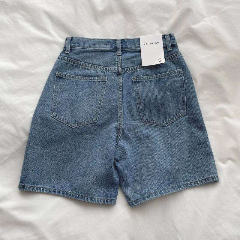 Retro Simple Wide-leg Denim Shorts. New Summer Fashion High-waisted, Loose and Casual Comfortable Mid-length Jeans for Women XJ260305