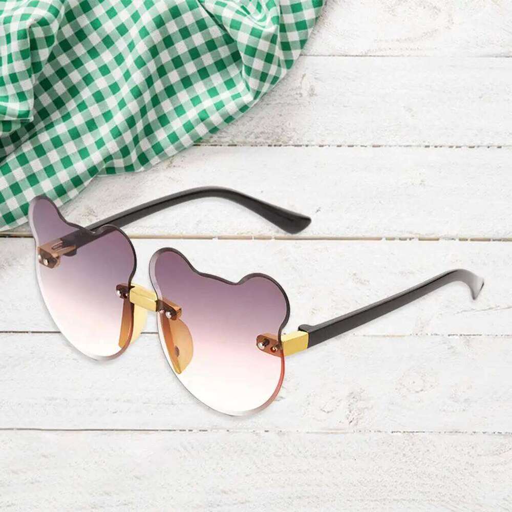 Unique Cat Ear Kids Sunglasses Fashion Resin Lens Protection Lovely Party Decoration Oversized Eyewear for Child Travel Z260304