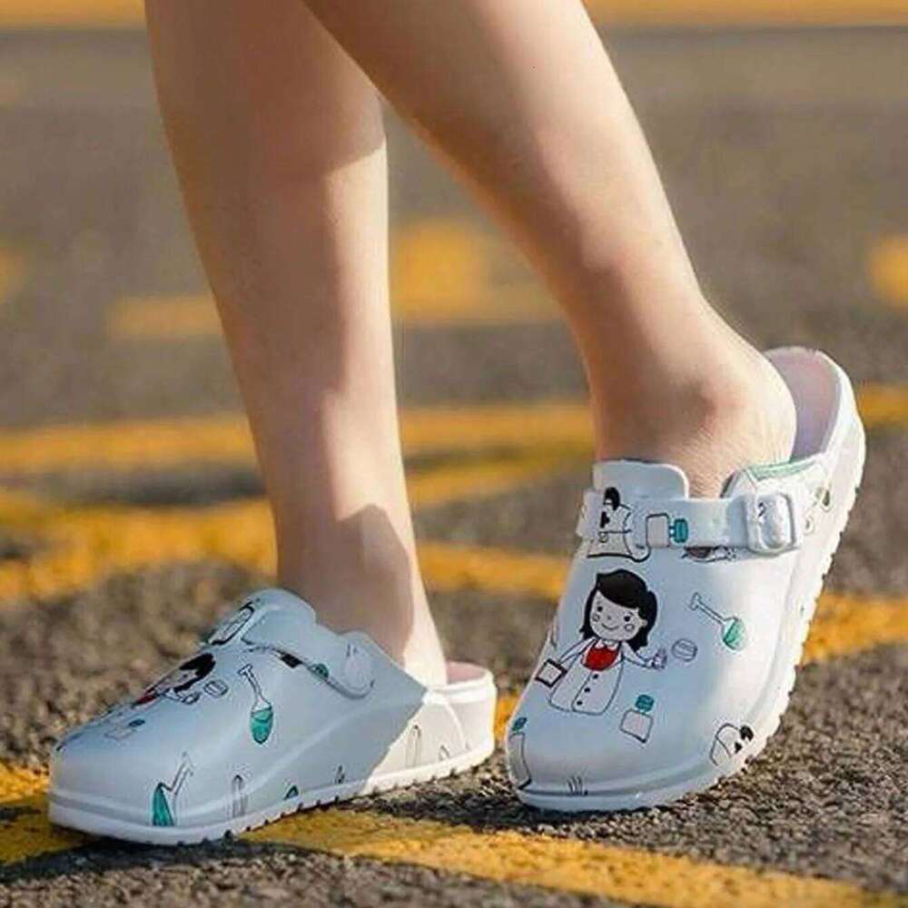 Medical Shoes EVA Laboratory Doctor Clogs Non-slip Nurse Surgical Slides Casual Beach Womens Indoor Work Slippers