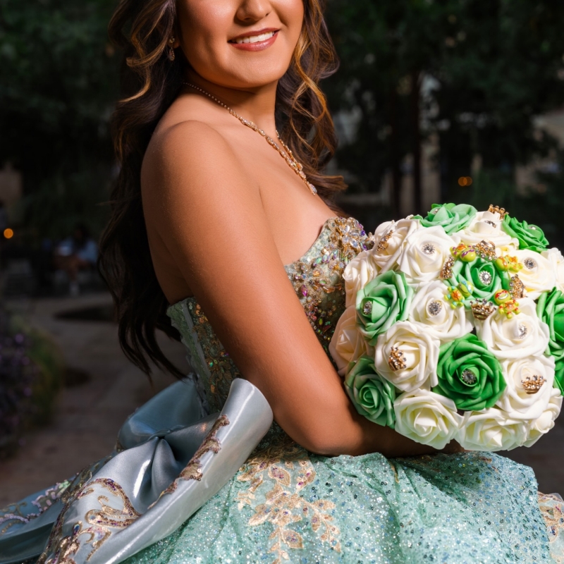 Mint Green Shiny Quinceanera Dresses Ball Gown Off The Shoulder Gold Applique Lace Beading Crystal Bow Tull Corset Party Birthday Sweet 16 Dress Vesti